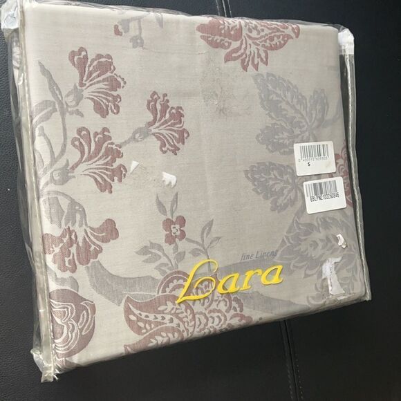 Lara . New. Queen Duvet Cover Set - Picture 2 of 2